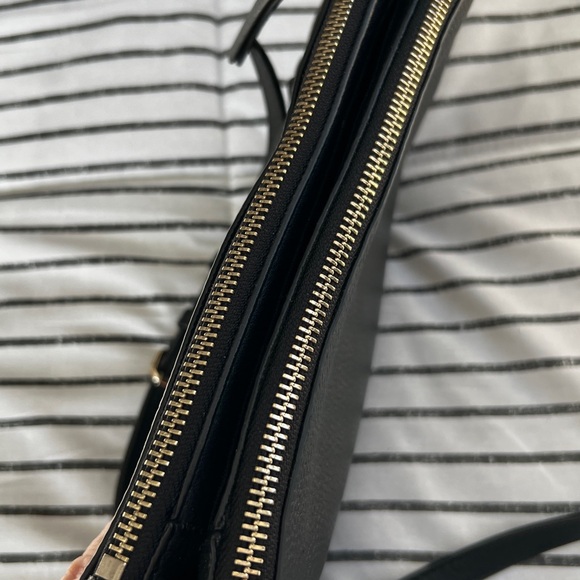 Vince Camuto Black Textured Leather Gally Crossbody Bag EUC Clean - Picture 5 of 15